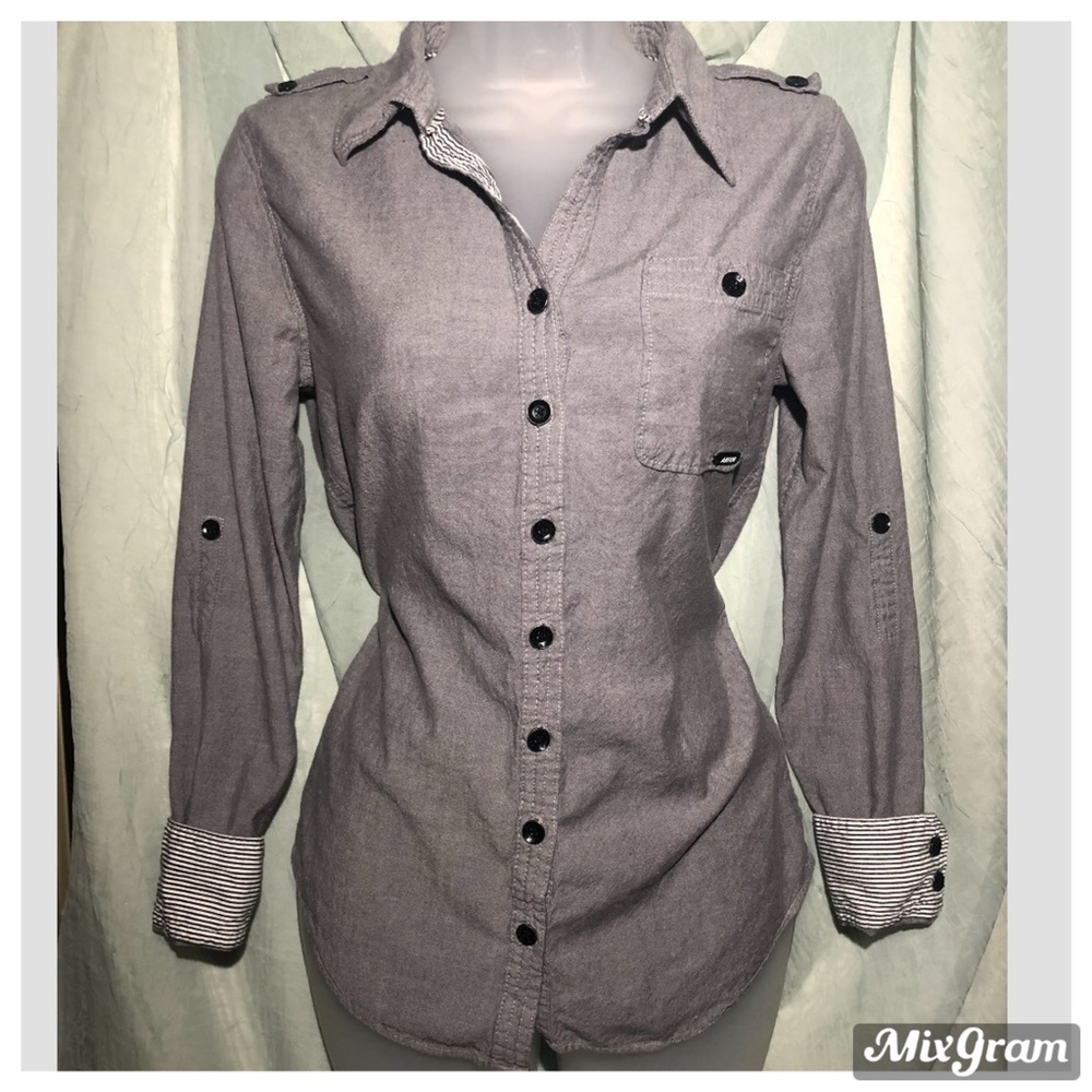 🛍5/20 Arbor Gray Button Up SZ XS